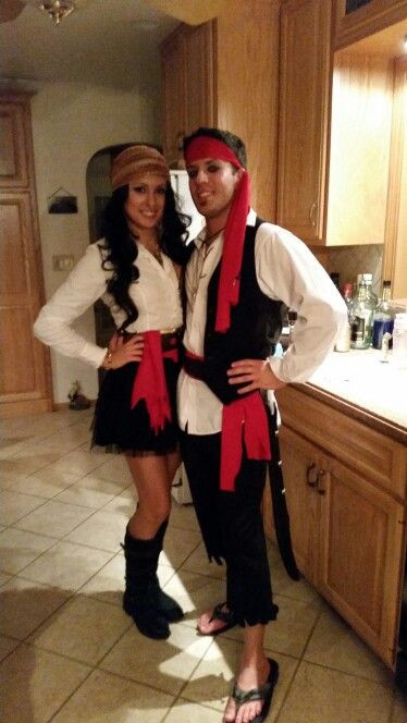 DIY Pirate Costume Women
 Easy diy pirate costumes less than $10 dollars for each