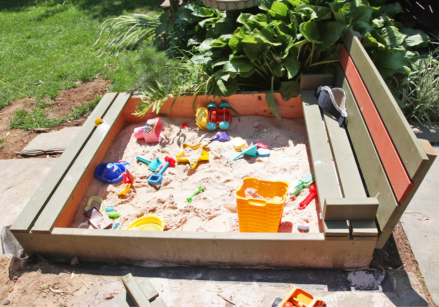 DIY Sandbox With Benches
 DIY Sandbox with Lid & Benches