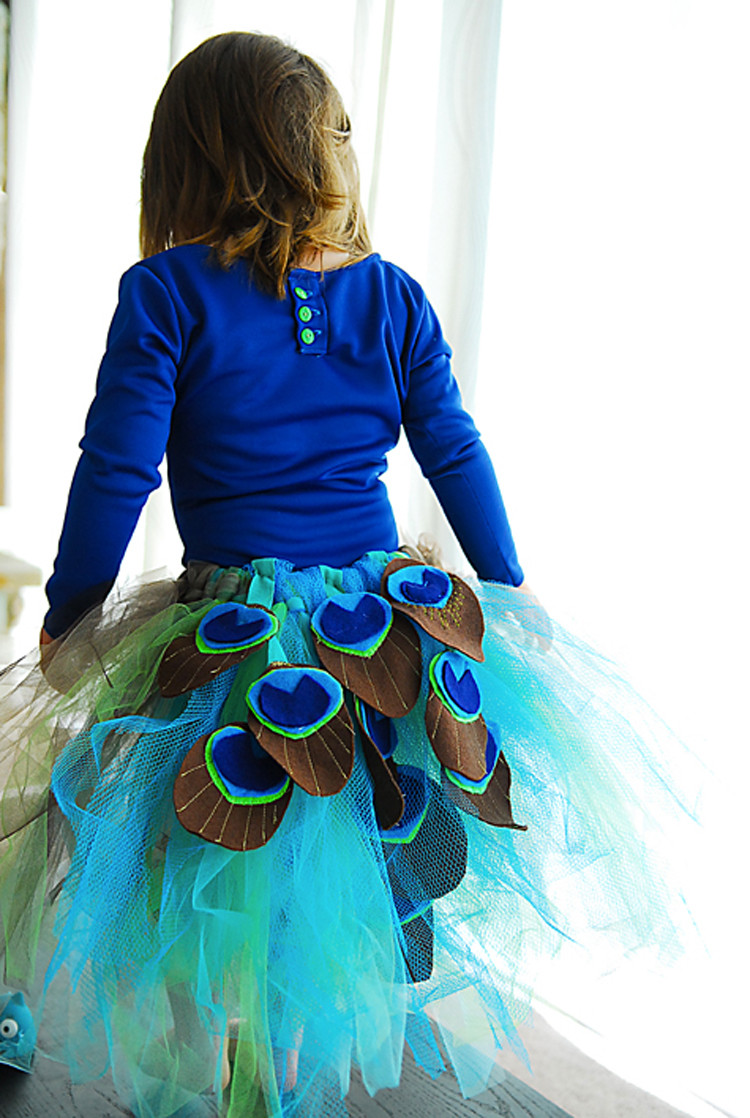 DIY Toddler Peacock Costume
 21 Things to Make with Tulle besides tutus The Sewing