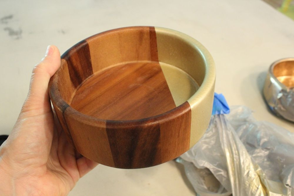 DIY Wood Bowl
 DIY Metallic Accented Wooden Bowls