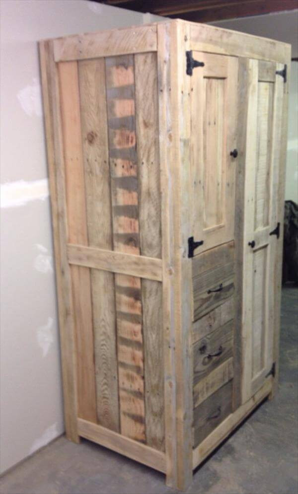 DIY Wood Cabinets
 DIY Pallet Cabinet for Storage