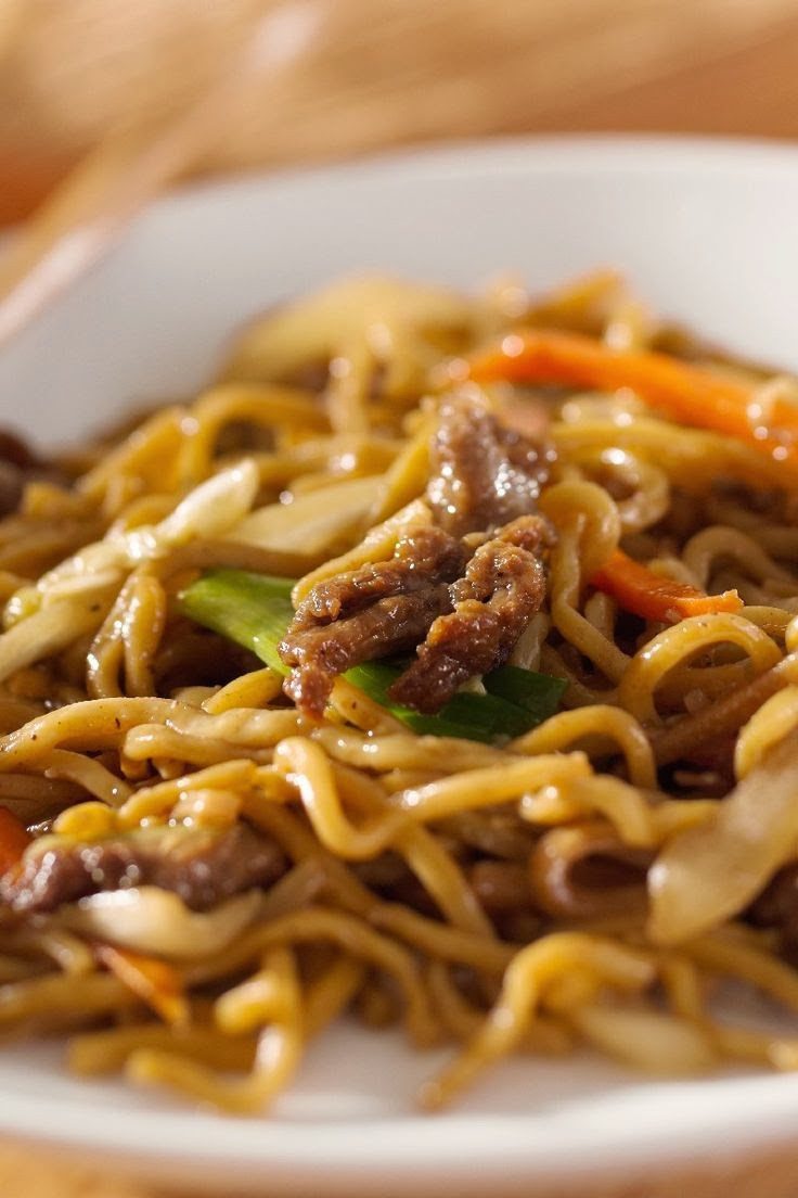 Easy Chinese Noodles
 Easy Asian Beef & Noodles