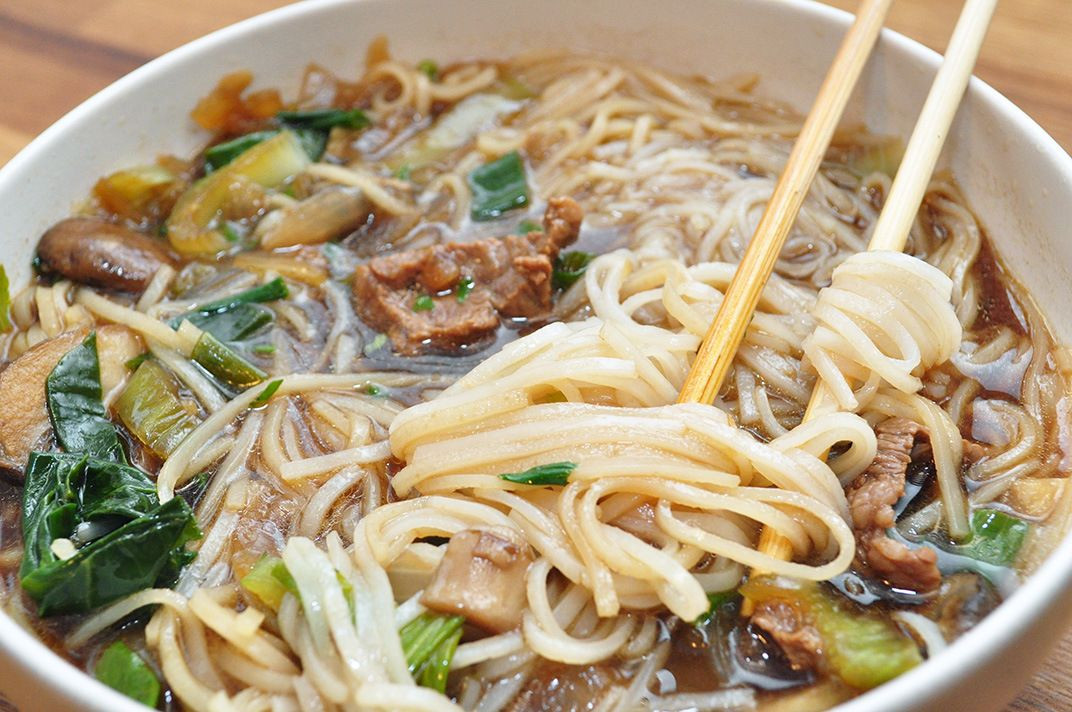 Easy Chinese Noodles
 Easy Asian noodle & beef soup