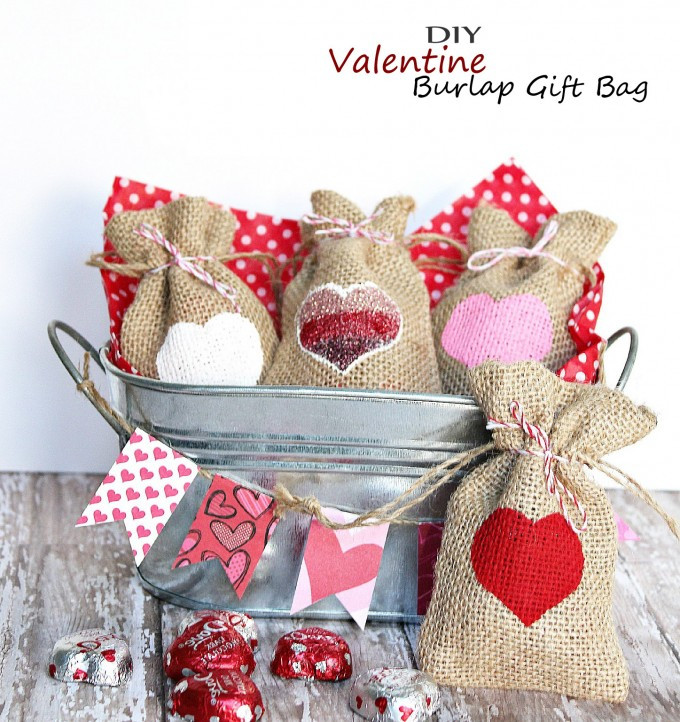 Easy Craft Gift Ideas
 Valentine Burlap Gift Bag – Easy Homemade Holiday Kid