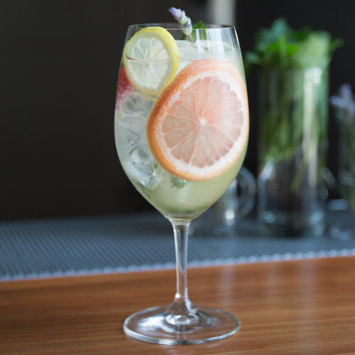 Easy Gin Drinks
 10 Easy Gin Drinks for a Hot Summer Day