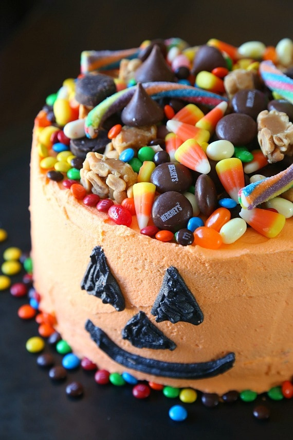 Easy Halloween Cakes Ideas
 Halloween Candy Cake
