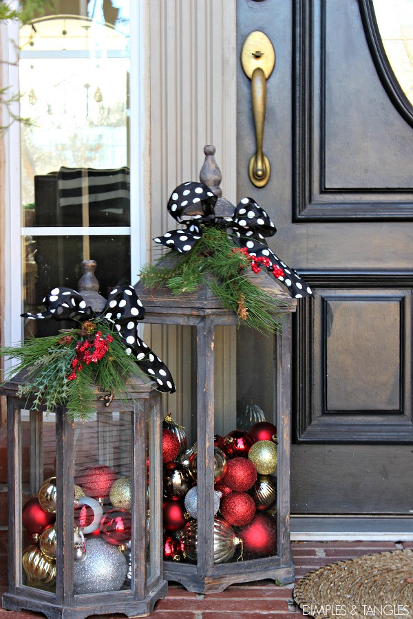 Easy Outdoor Christmas Decorating
 DecoArt Blog Trends Outdoor Christmas Decor