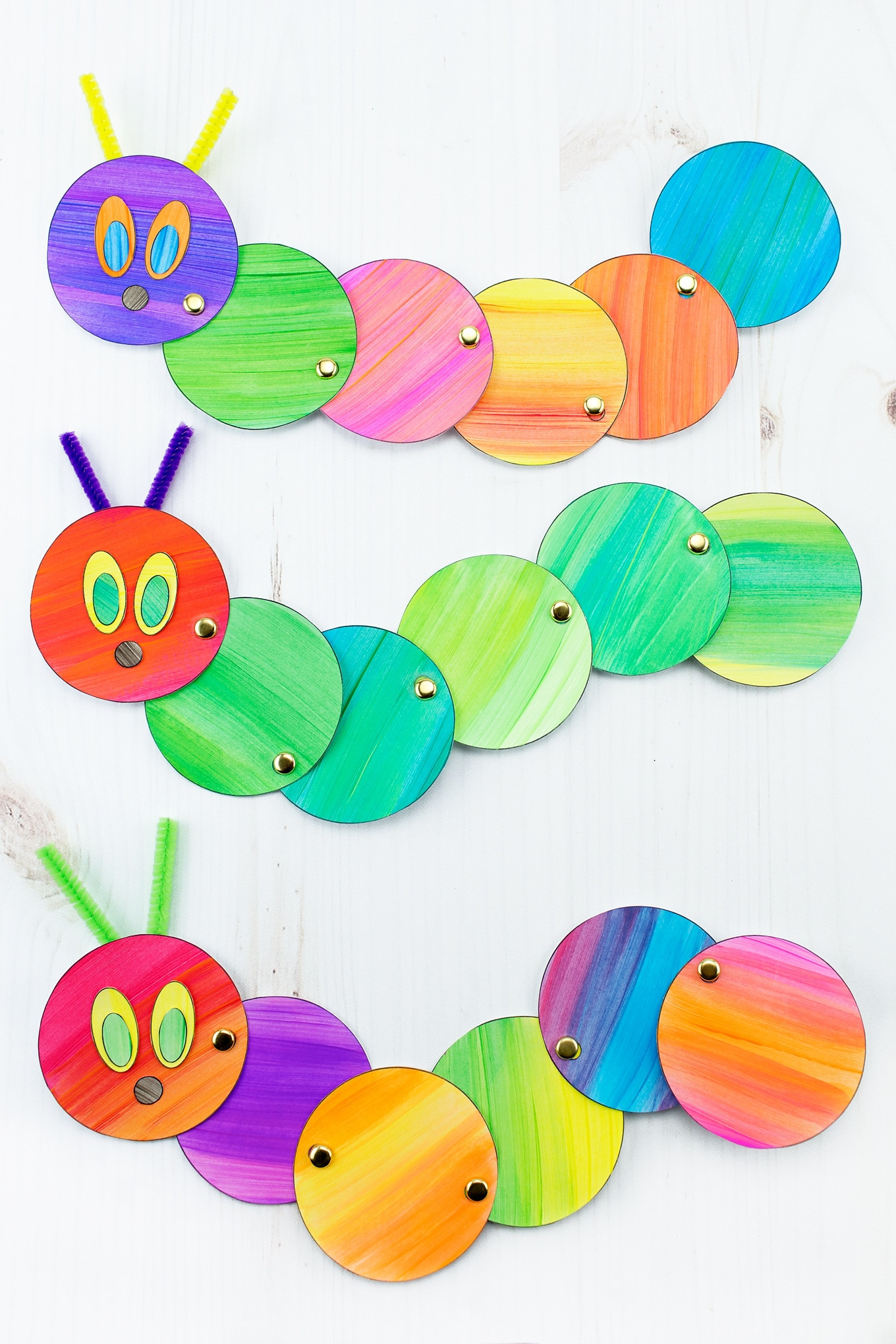 Easy Toddler Crafts
 How to Make an Easy and Fun Wiggling Caterpillar Craft