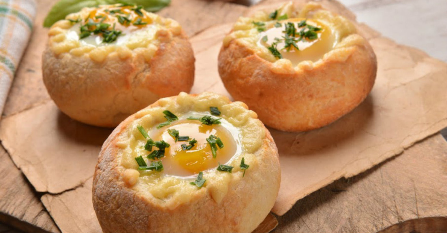 Egg Bread Bowls
 Breakfast Egg Bread Bowls Recipe