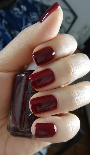 Fall Nail Colors For Dark Skin
 NOTD Essie Bordeaux