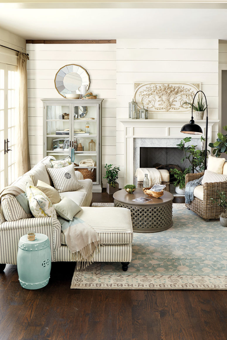 Farmhouse Living Room Decor
 45 fy Farmhouse Living Room Designs To Steal DigsDigs