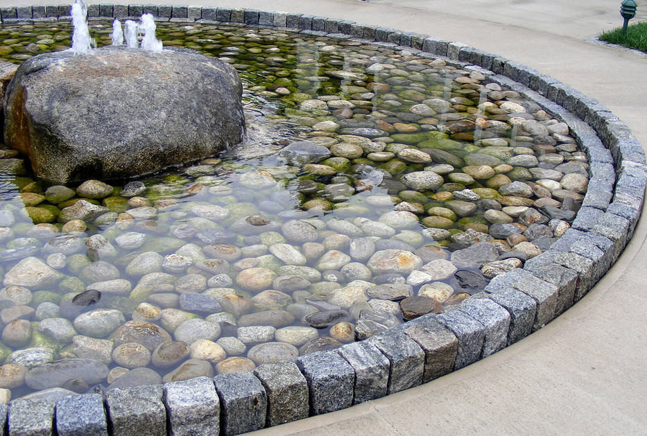 Faux Stone Landscape Edging
 9 Amazing and Affordable Ideas on Landscape Edging