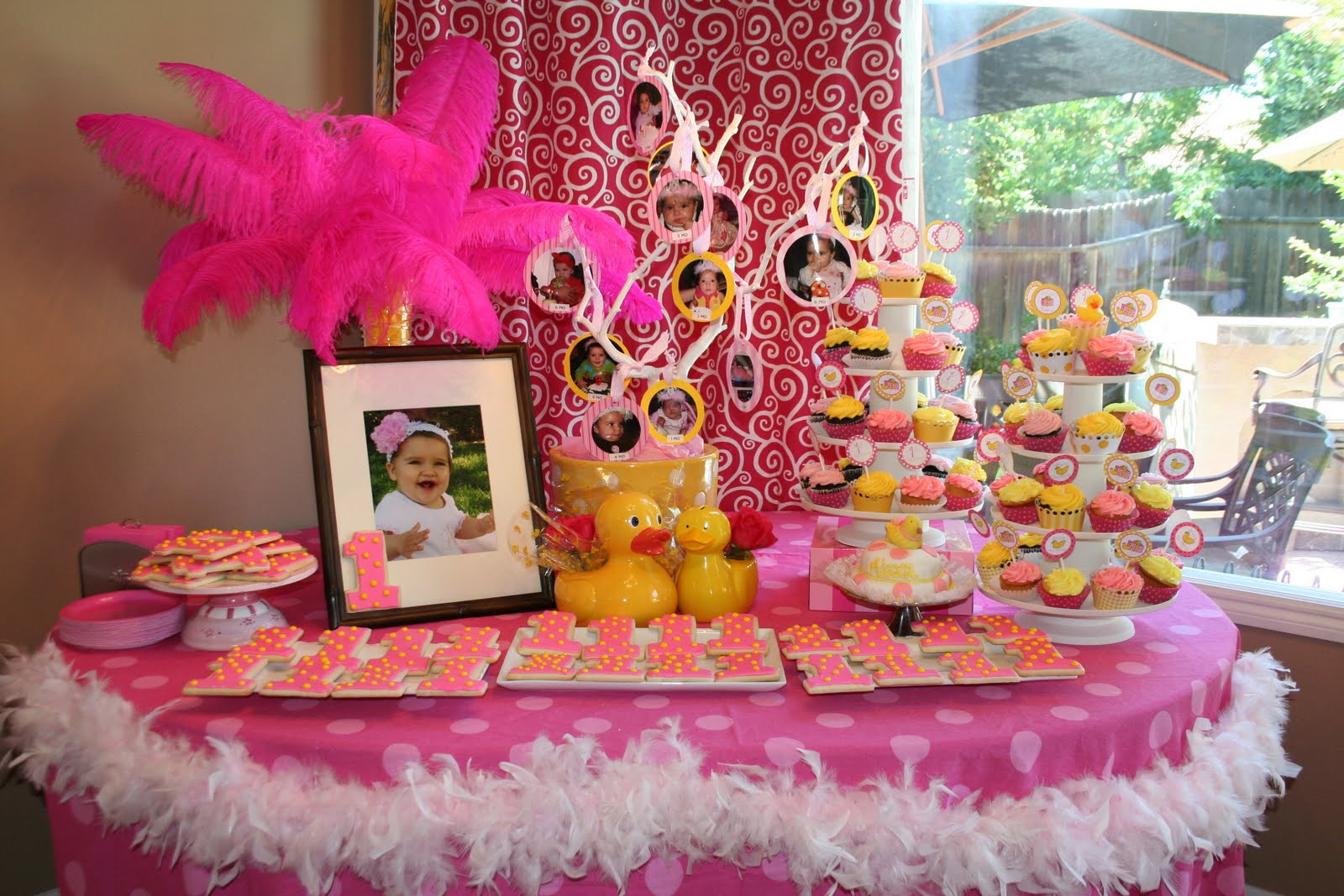 First Birthday Party Themes For Baby Girl
 35 Cute 1st Birthday Party Ideas For Girls
