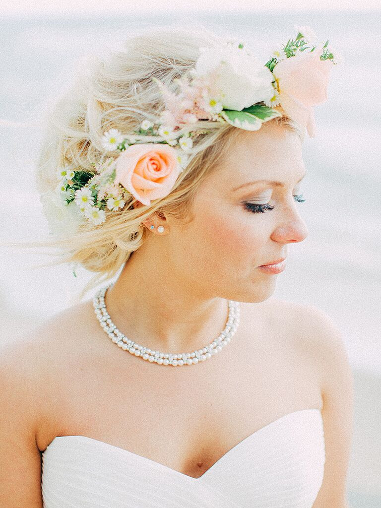 Flower Crown Wedding
 22 Bridal Flower Crowns Perfect for Your Wedding