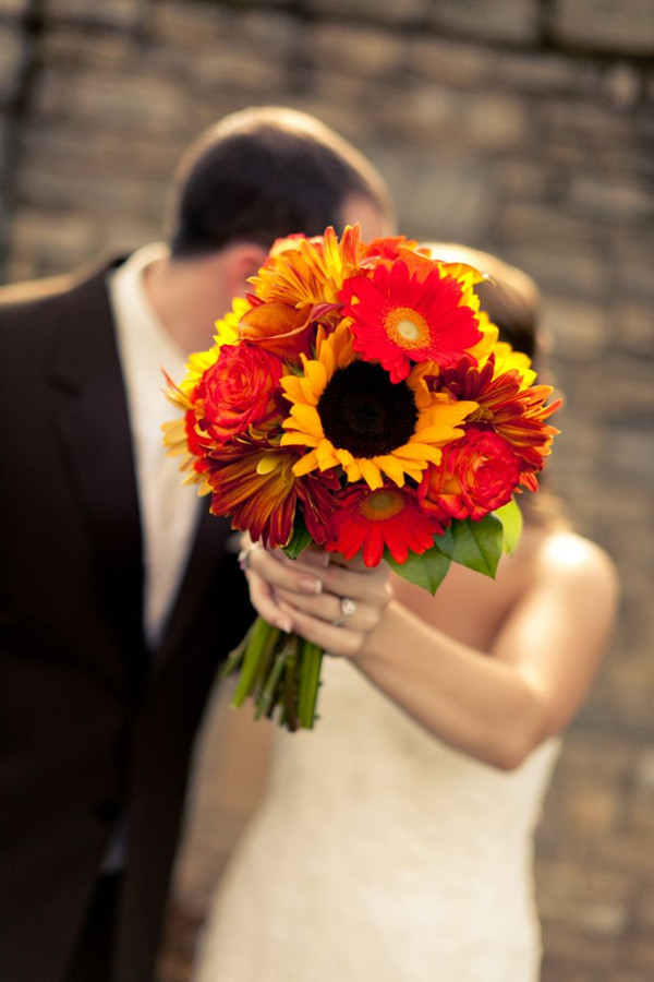 Flowers For Fall Weddings
 15 Perfect Fall Wedding Bouquet Ideas For Autumn Brides