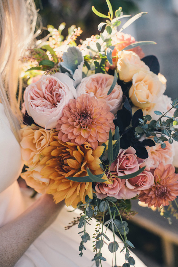 Flowers For Fall Weddings
 Falling In Love With These Great Fall Wedding Ideas