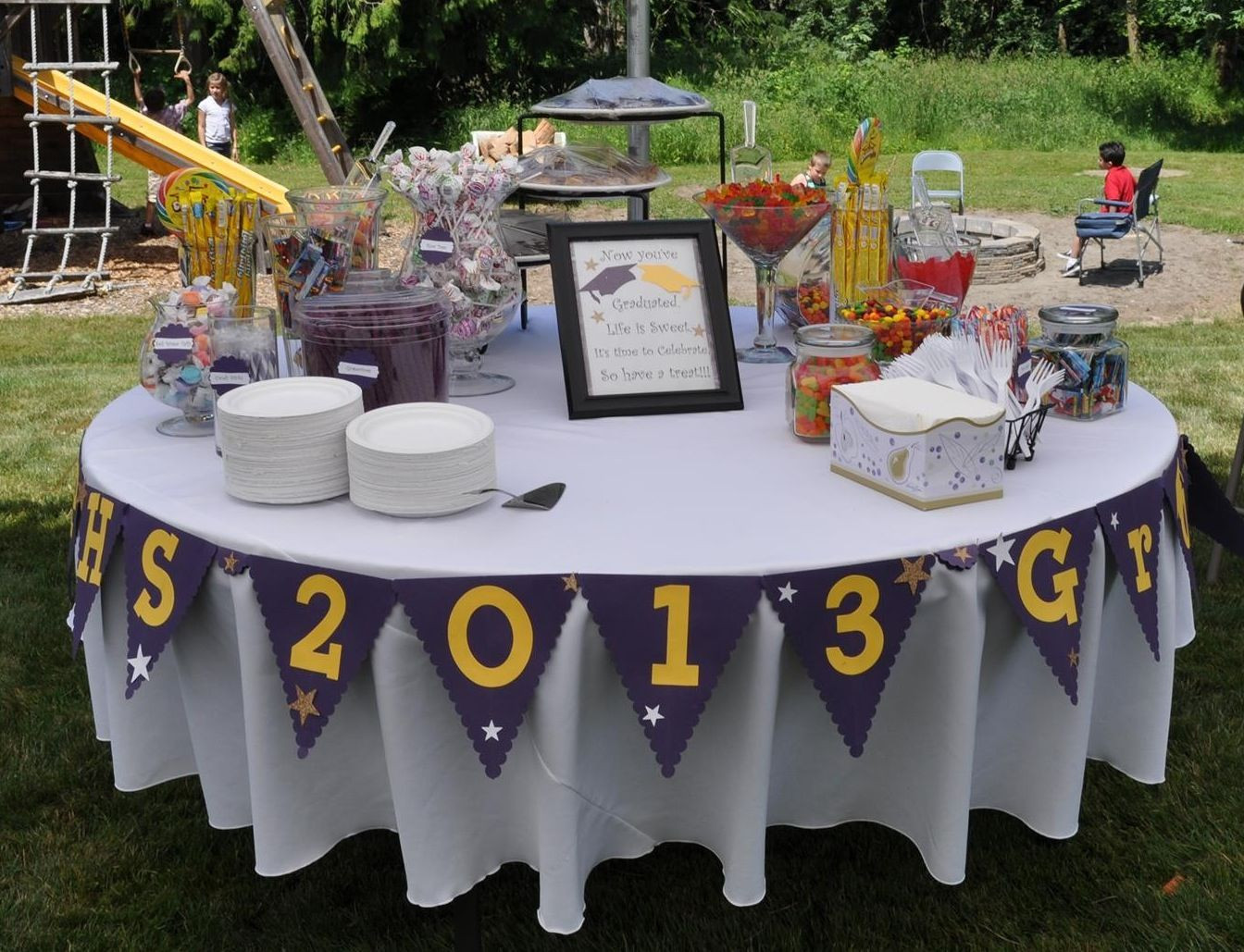 Food Ideas For Outside Graduation Party
 Grad party Buffet I like the idea of a round table