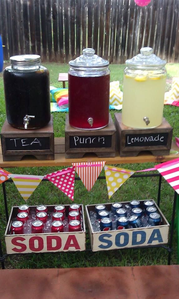 Food Ideas For Outside Graduation Party
 drink set up at grad party cute idea & I like the