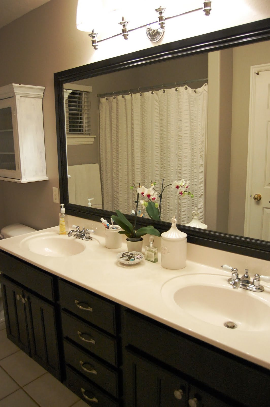 Frame A Bathroom Mirror
 Design Gal & Her Handyman bathroom mirror frame