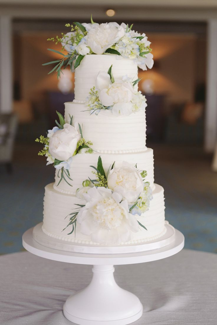 Fresh Flowers On Wedding Cake
 The 25 best Wedding cake fresh flowers ideas on Pinterest