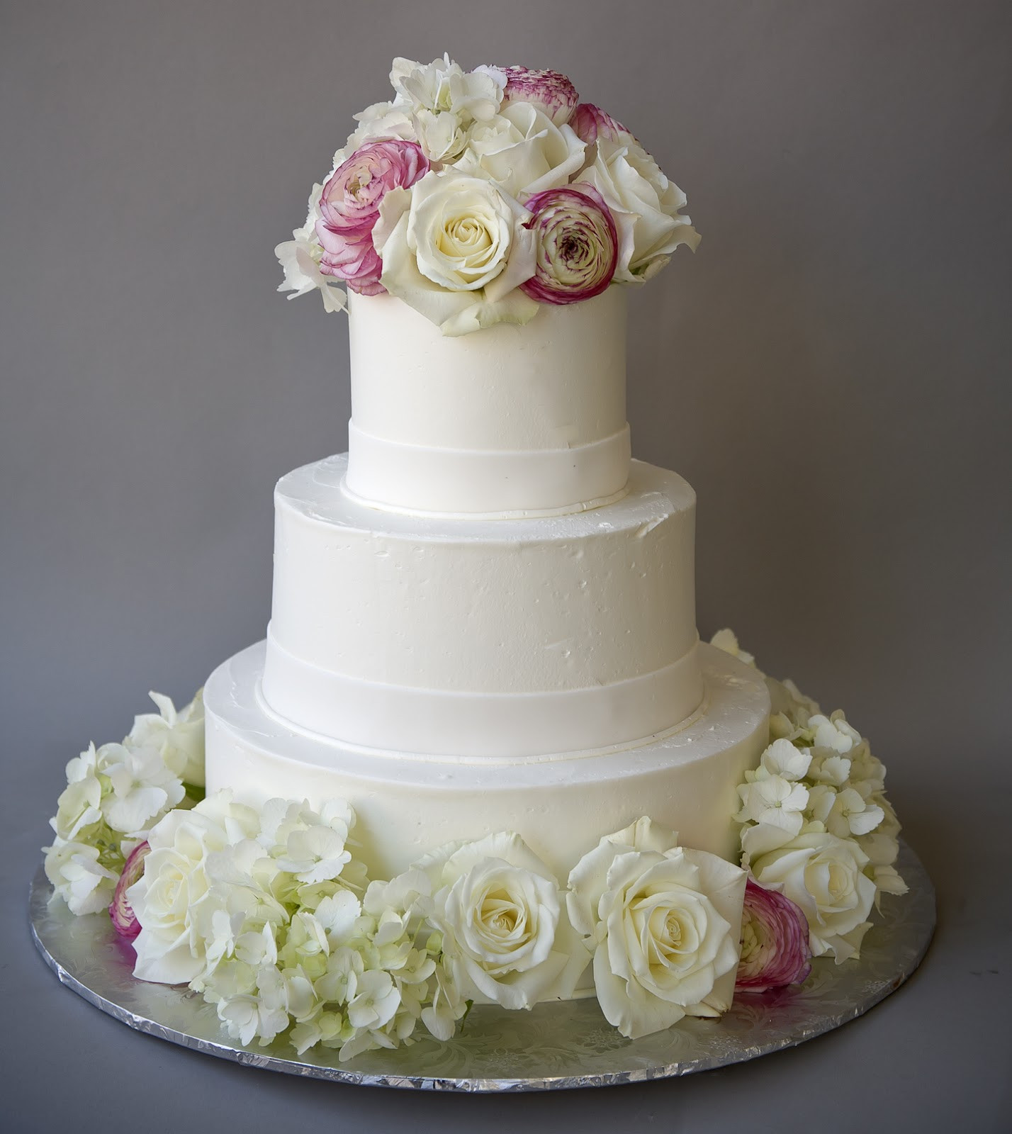 Fresh Flowers On Wedding Cake
 A Simple Cake Fresh Flowers for Wedding Cakes