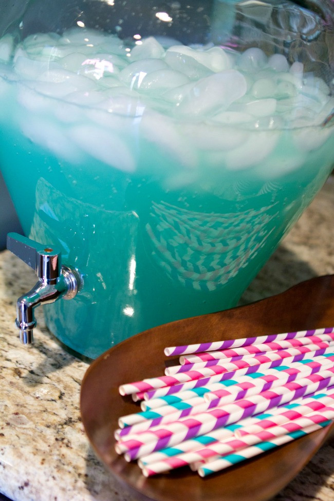 Frozen Birthday Party Theme
 Frozen Party Punch