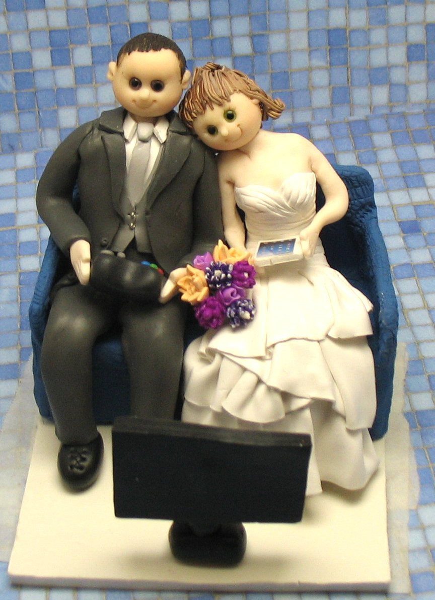 Gamer Wedding Cake Topper
 Wedding Cake Topper Video game and Ipad by MandMClayCreations