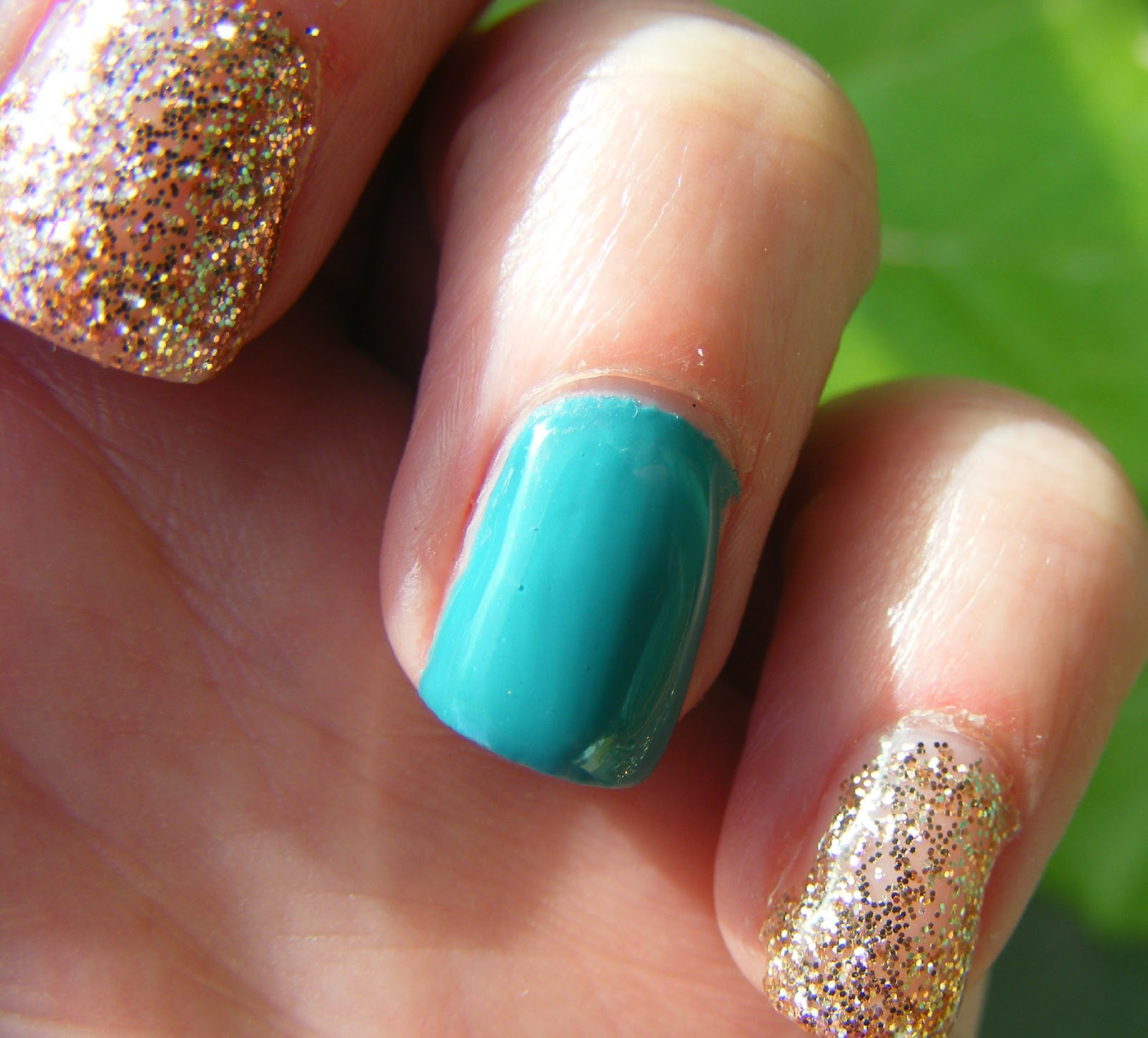 Gel Nails With Glitter
 Cosette s Beauty Pantry Nails The Day NOTD Glitter