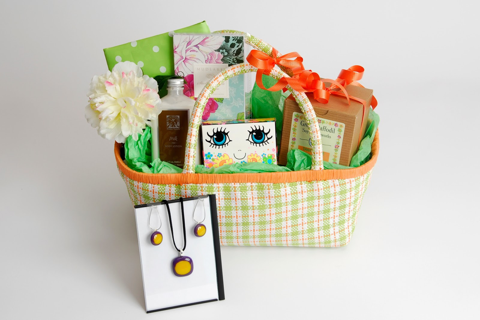 Gift Baskets Ideas For Women
 Thoughtful Presence 5 Great Gift Basket Ideas For Women