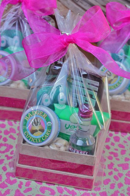 Girls Gift Bag Ideas
 Gift Bags for girls weekend