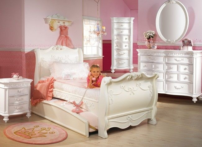 Girls Princess Bedroom Set
 Disney Princess 5 Piece Full Sleigh Bed Bedroom Set