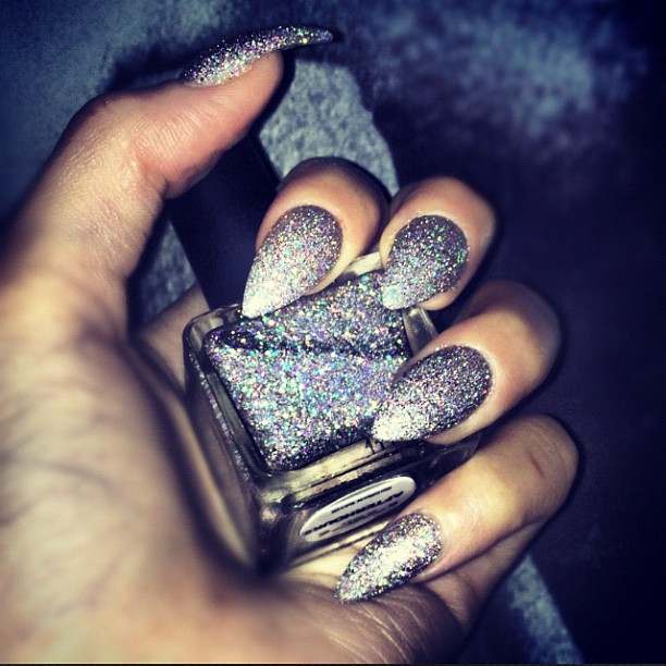 Glitter Pointy Nails
 20 Shiny Metallic Nail Designs for Girls to Shine Pretty