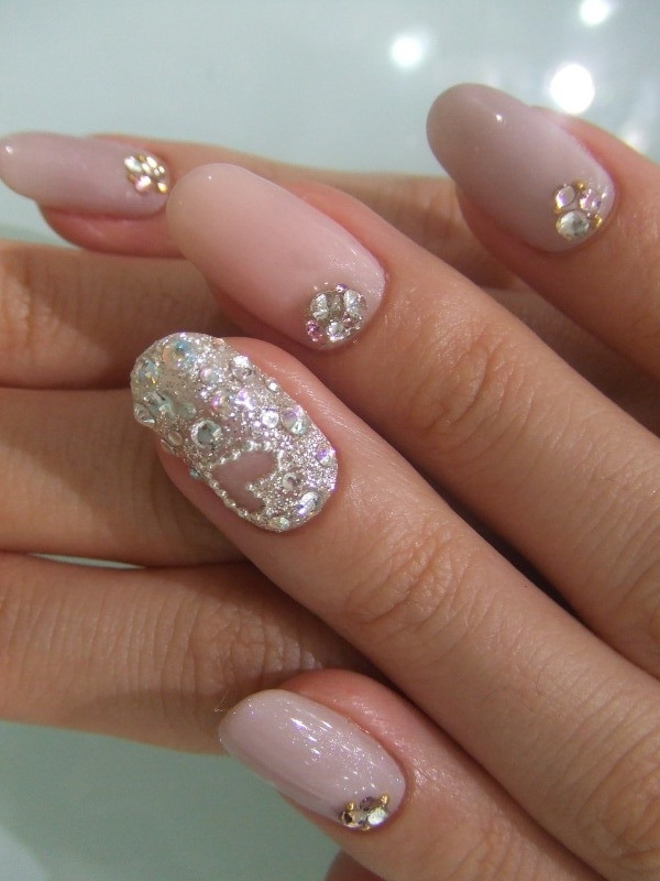 Glitter Wedding Nails
 Sizzling Nail Art Ideas for Summer
