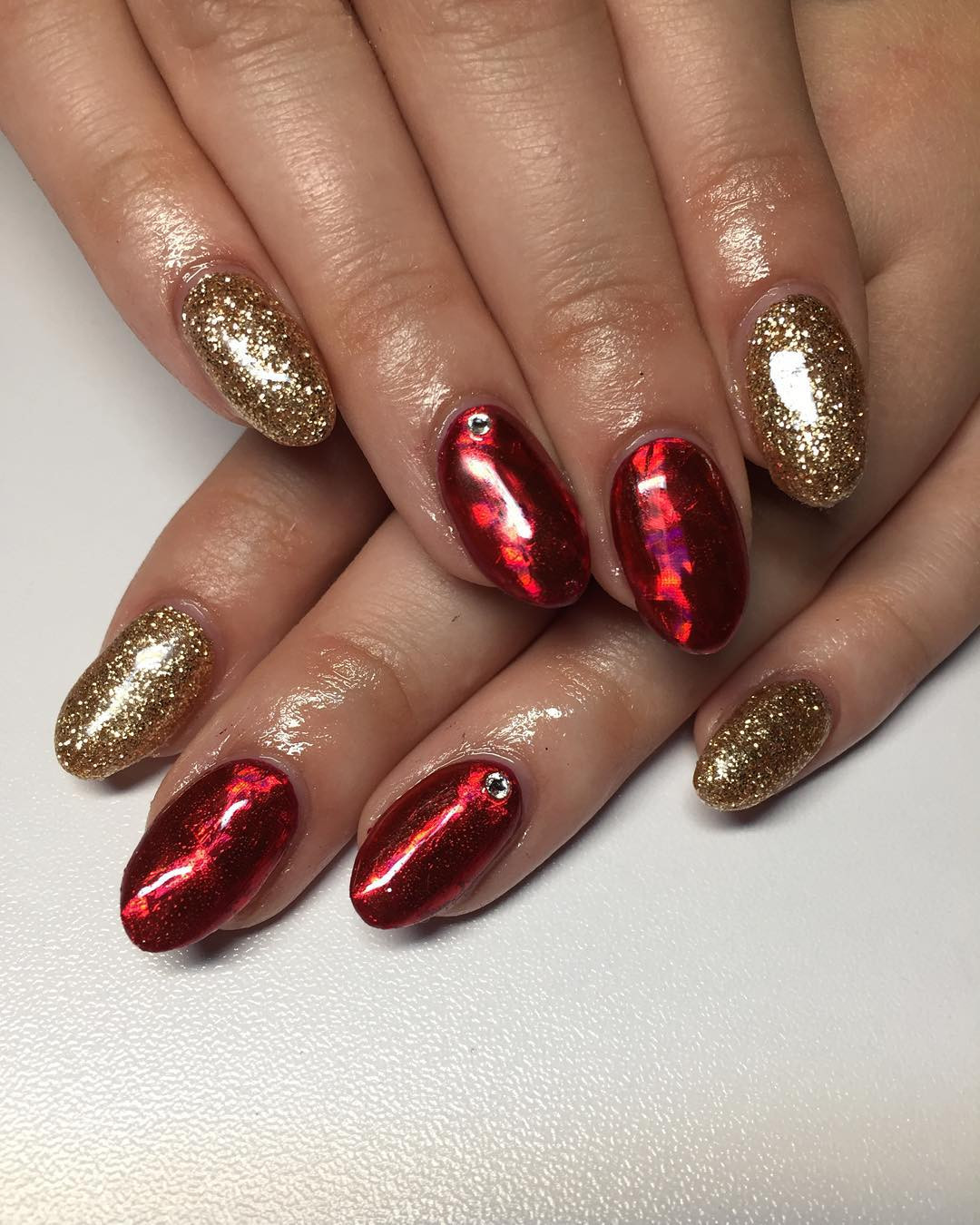 Gold Nail Ideas
 27 Red and Gold Nail Art Designs Ideas