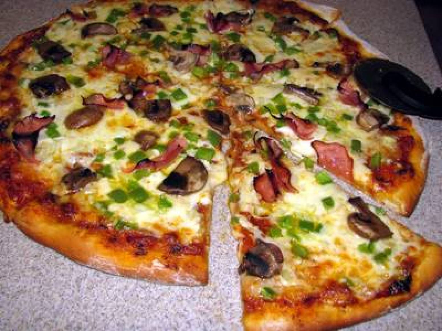Green Onion Pizza
 Green Pepper ion Mushroom & Ham Pizza Recipe