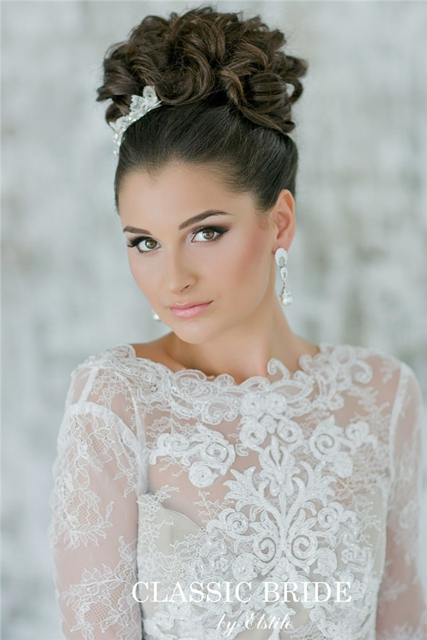 Hairstyle Weddings
 26 Chic Timeless Wedding Hairstyles from Elstile