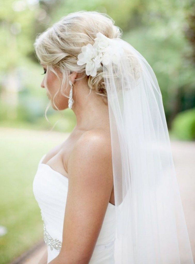 Hairstyles For Brides With Veils
 1000 Ideas About Wedding Veil Pinterest Bridal Veils