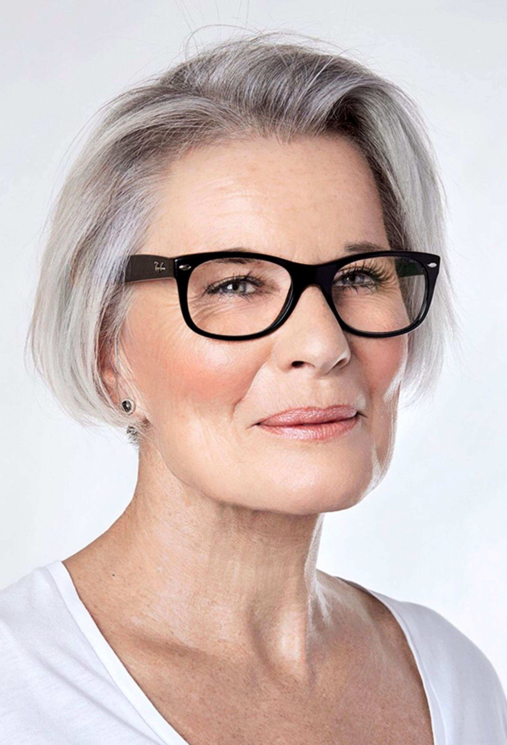 Hairstyles For Women Over 50 With Glasses
 70 Hairstyles for Women Over 50 with Glasses