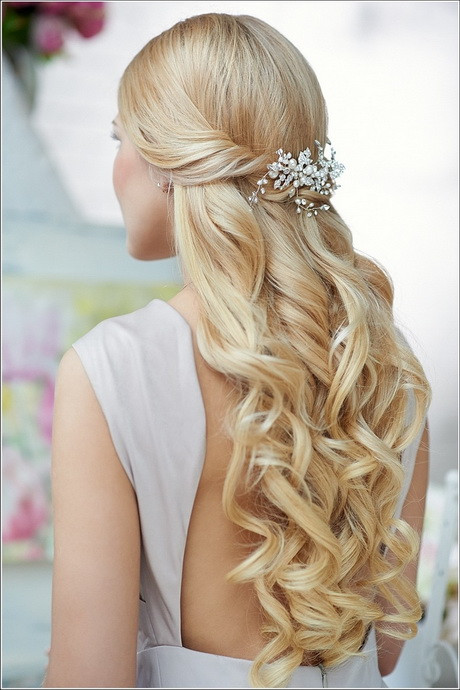 Half Up Half Down Curled Prom Hairstyles
 Prom hairstyles curly half up