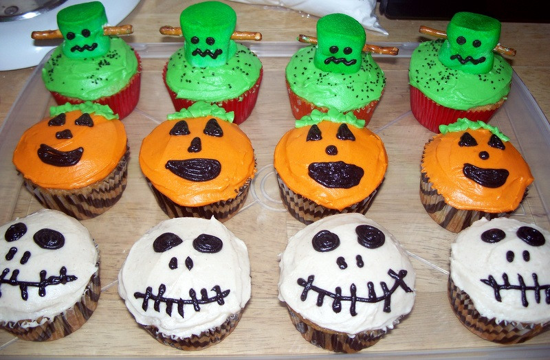 Halloween Cupcakes Designs
 The Tiny Tyrant s Kitchen Halloween Cupcakes