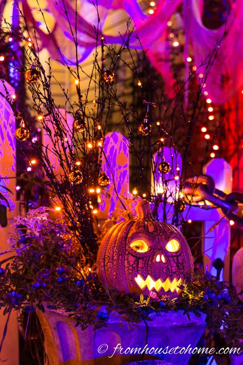 Halloween Outdoor Lights
 Halloween Outdoor Lighting Ideas 18 Spooky Ways To Light