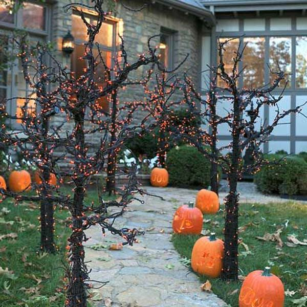 Halloween Outdoor Lights
 Top 21 Creepy Ideas to Decorate Outdoor Trees for Halloween