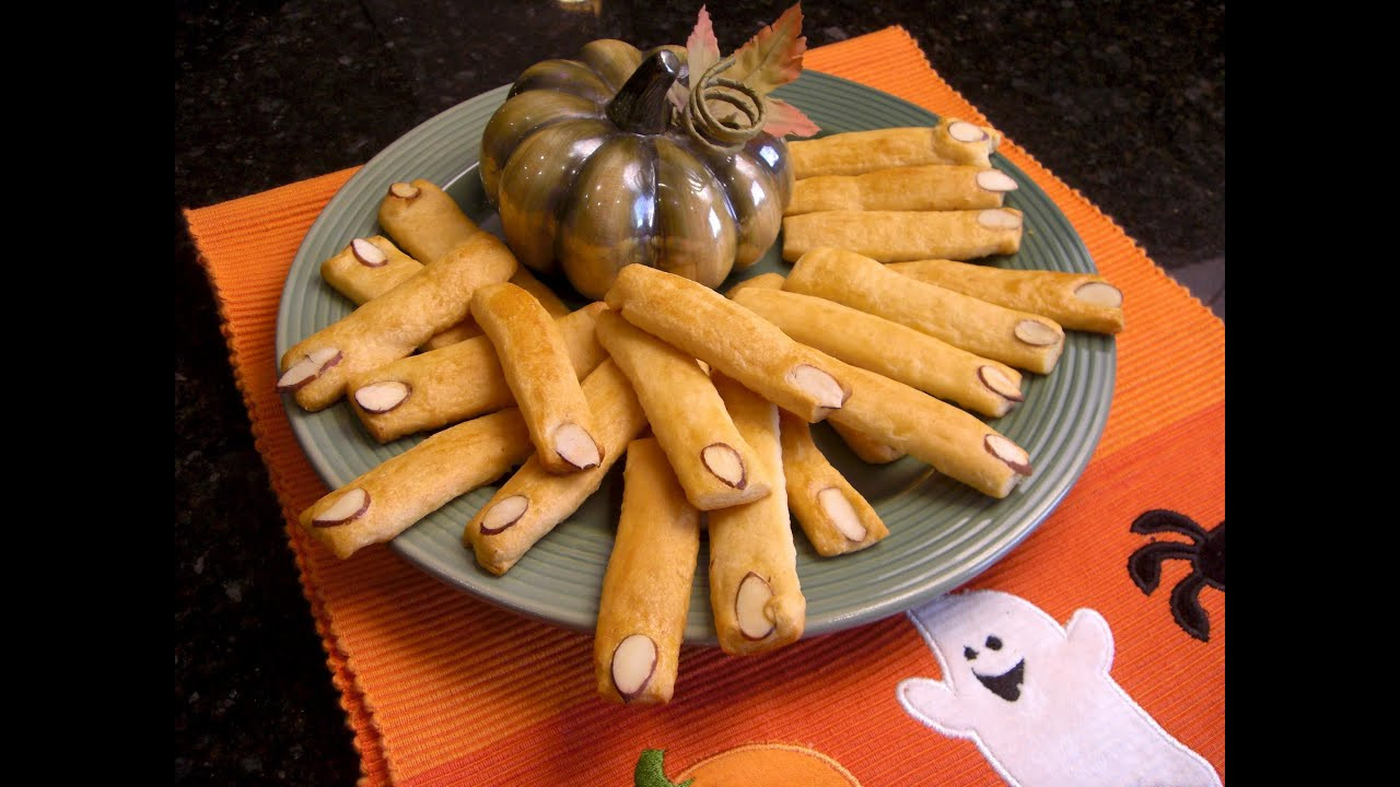 Halloween Party Food Ideas Finger Food
 Halloween Party Food Ideas and Recipes Spooky Breadstick