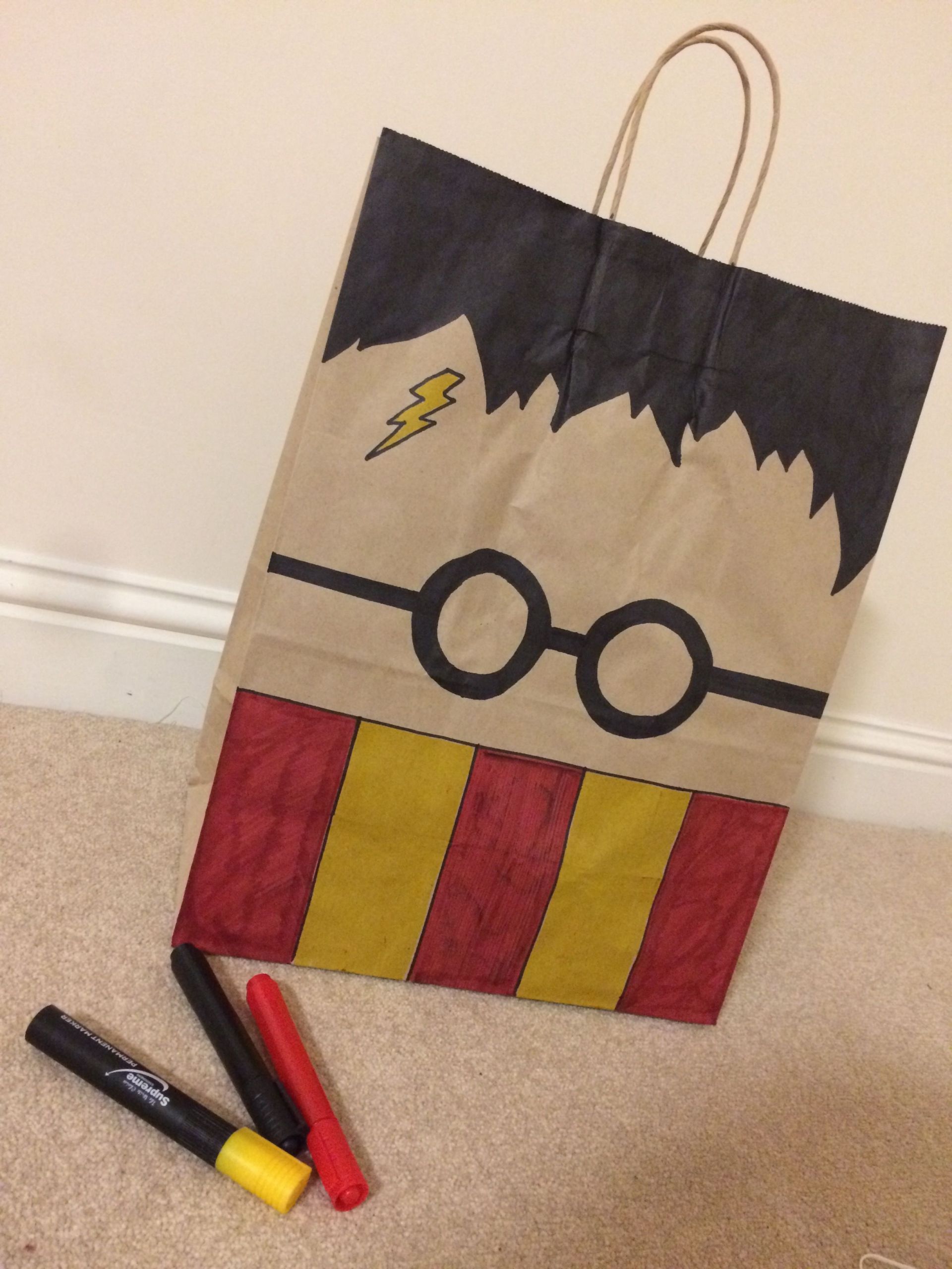 Harry Potter Birthday Gifts
 DIY Harry Potter Gift bag in 2019