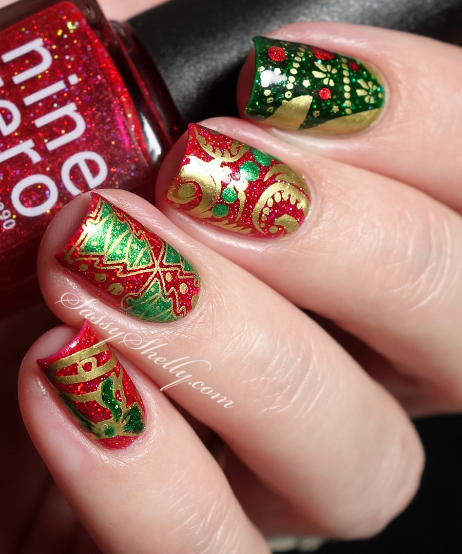 Holiday Glitter Nails
 Digit al Dozen December Christmas Nails