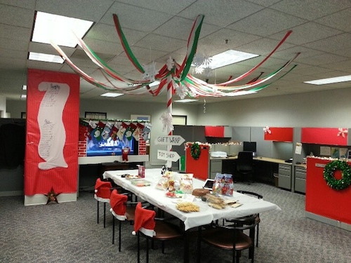 Holiday Party Ideas For Small Office
 Holiday fice Decorating Ideas Get Smart WorkSpaces