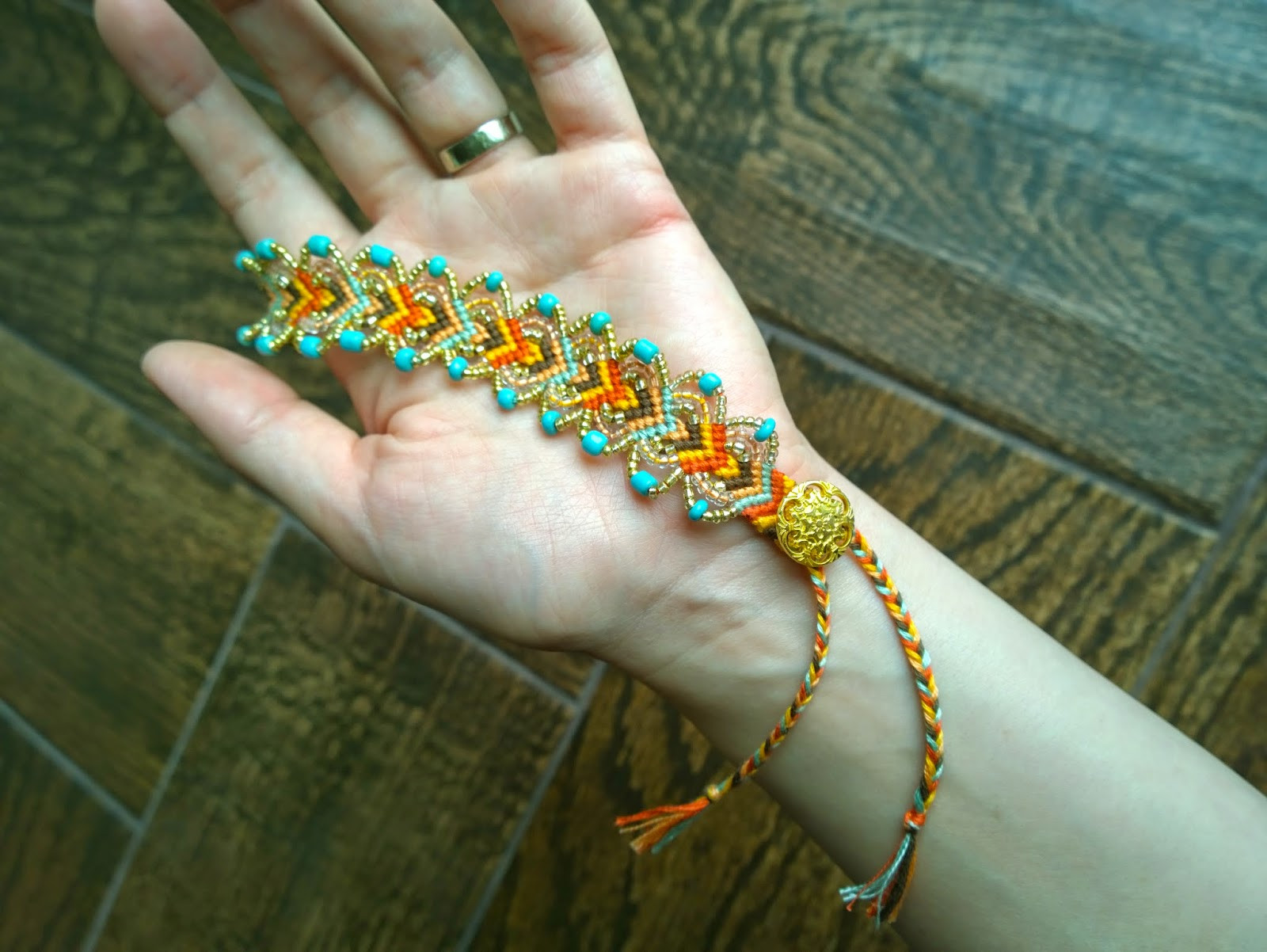Homemade Anklet
 Wonderful DIY Pretty Leaf Friendship Bracelets