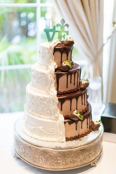 How Much Are Publix Wedding Cakes
 This groom had a unique wedding cake idea Half vanilla
