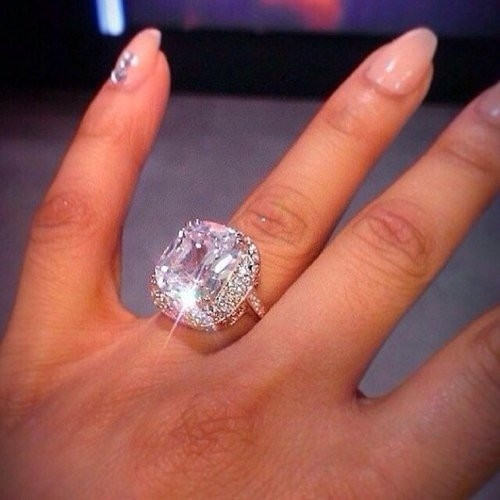Huge Wedding Ring
 HUGE DIAMOND RING Perhanda Fasa