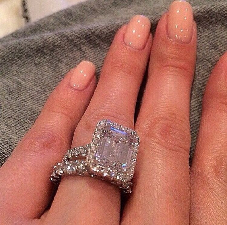 Huge Wedding Ring
 Huge engagement ring RING BLING